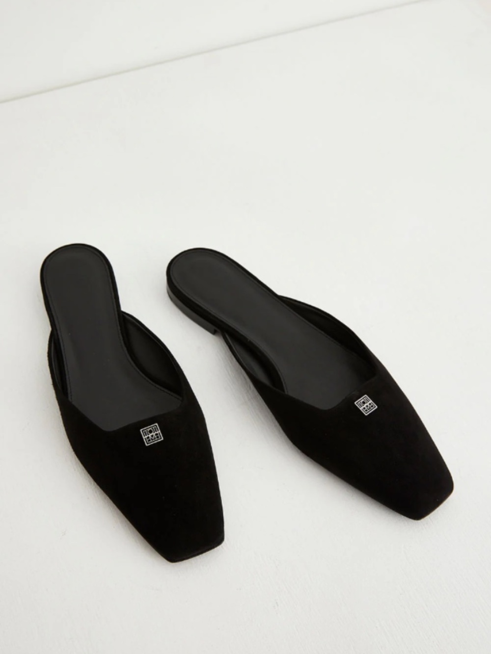 ★100% Authentic NEW Org. $530 Toteme Suede Flat Mules Black EU40★ - Picture 3 of 10